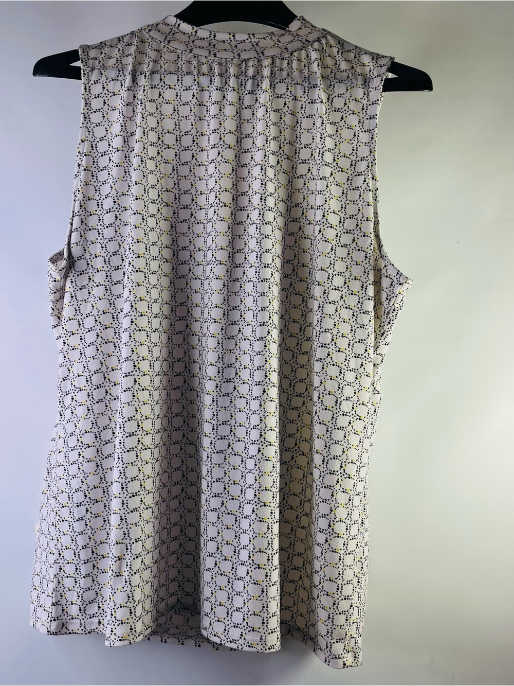 Liz Claiborne Size XL Career Blouse Pleated Neck Details